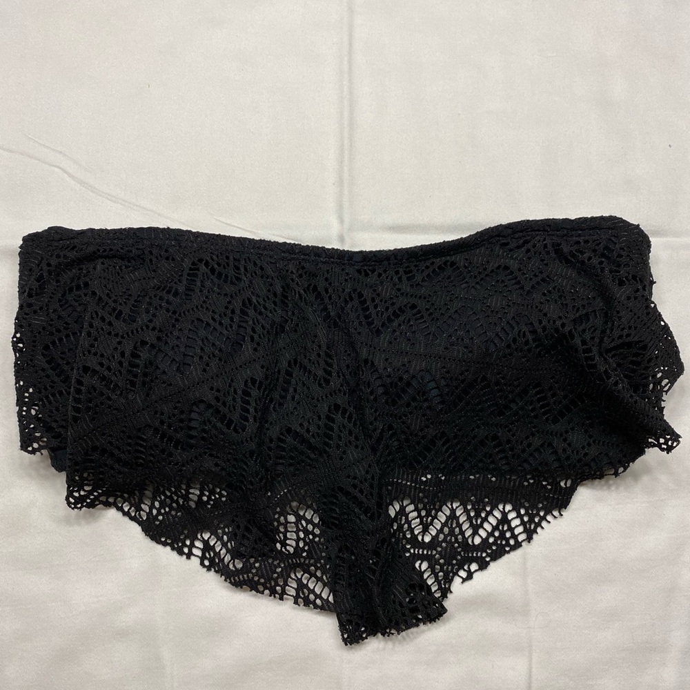 Strapless ruffle bikini top